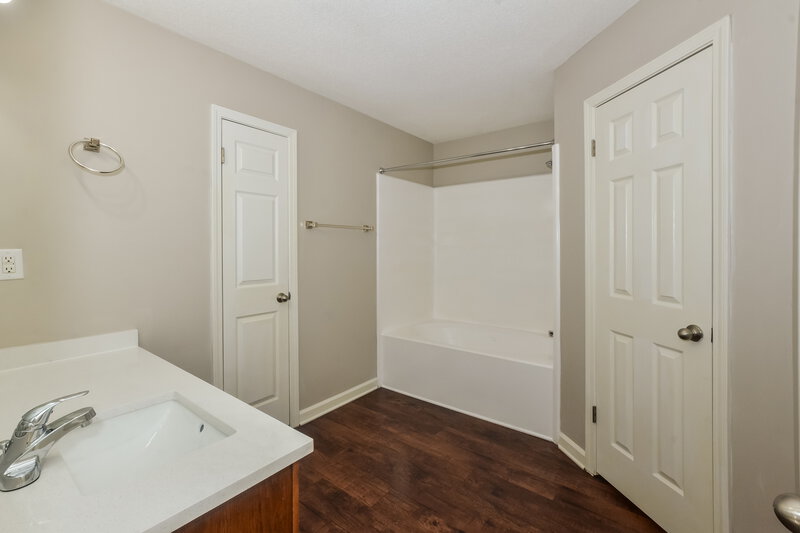 1,520/Mo, 1663 Ranmar Dr Cordova, TN 38016 Bathroom View