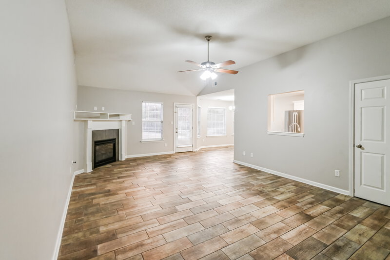 1,930/Mo, 3022 N Wren St Hernando, MS 38632 Living Room View