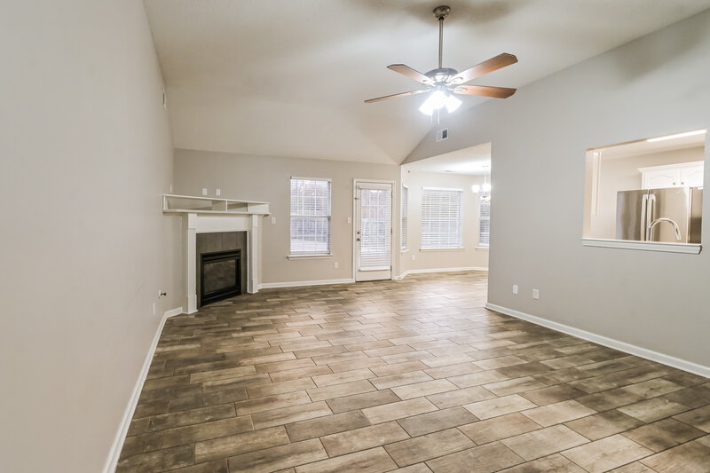 1,930/Mo, 3022 N Wren St Hernando, MS 38632 Living Room View 3