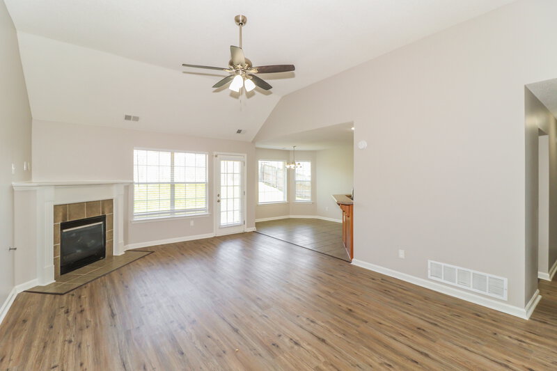 2,160/Mo, 3116 Peachtree Dr Southaven, MS 38672 Living Room View