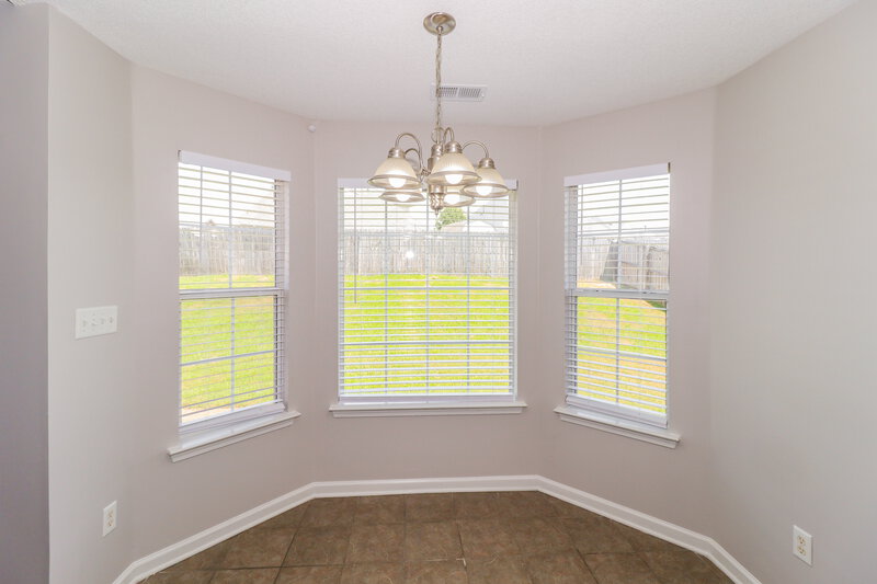 2,160/Mo, 3116 Peachtree Dr Southaven, MS 38672 Breakfast Nook View
