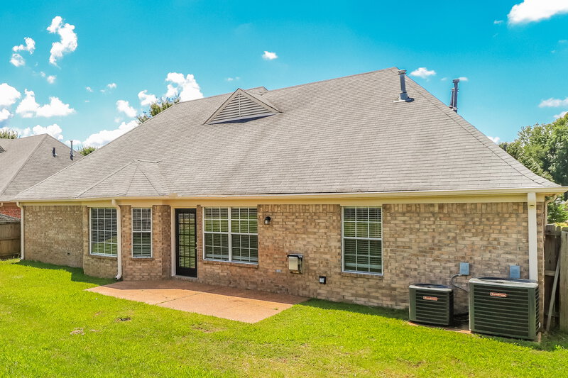 2,160/Mo, 3116 Peachtree Dr Southaven, MS 38672 Rear View