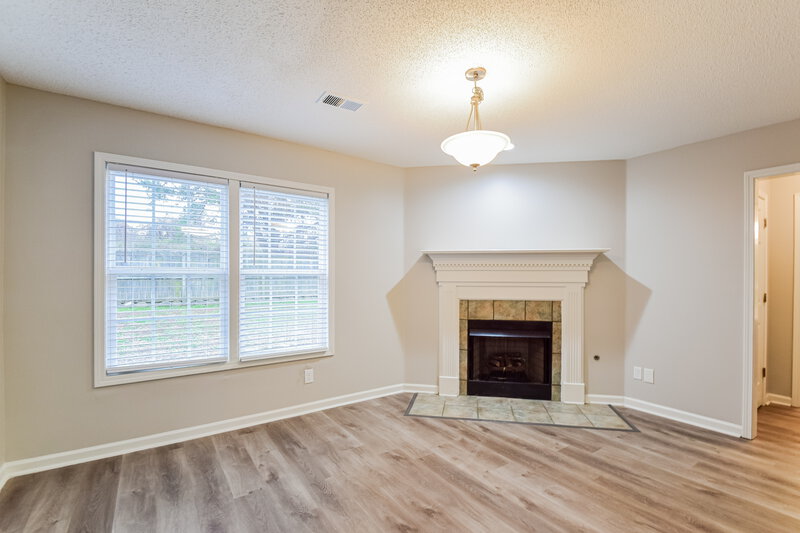 2,130/Mo, 4351 Zachary St Millington, TN 38053 Living Room View 3