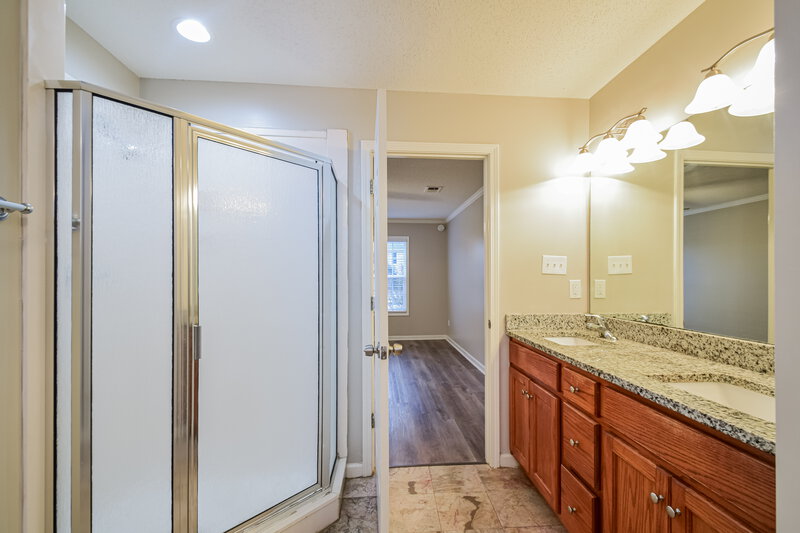 2,130/Mo, 4351 Zachary St Millington, TN 38053 Main Bathroom View 2