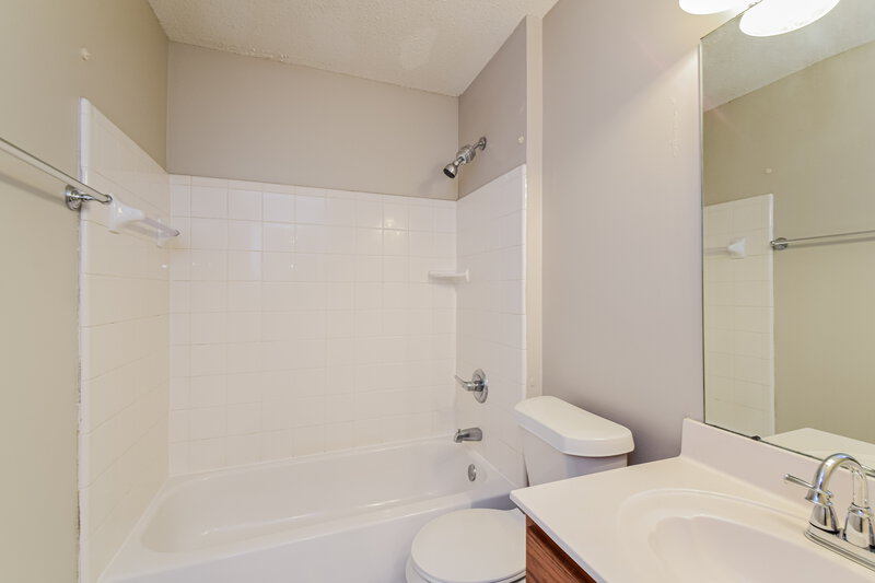 2,130/Mo, 4351 Zachary St Millington, TN 38053 Bathroom View