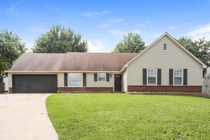 1,705/Mo, 965 Waterford Pl Southaven, MS 38671 Front View