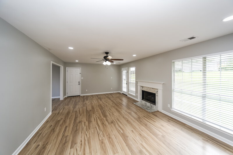 1,705/Mo, 965 Waterford Pl Southaven, MS 38671 Living Room View 2