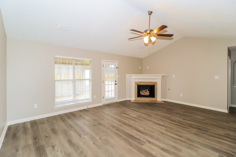1,780/Mo, 5763 Hunters Chase Dr Southaven, MS 38672 Living Room View