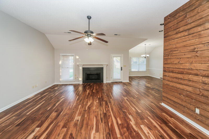 1,770/Mo, 5712 Michaelson Dr Olive Branch, MS 38654 Living Room View 2