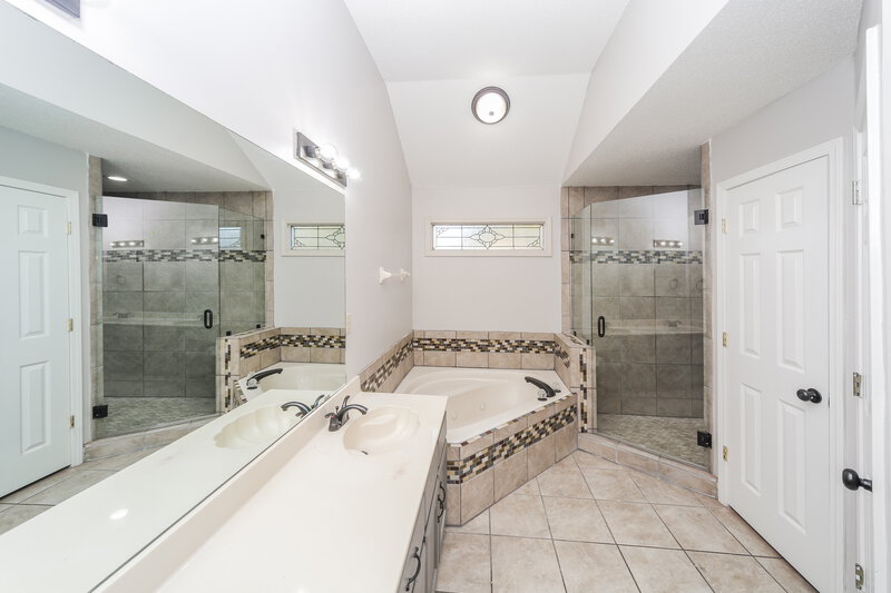 1,770/Mo, 5712 Michaelson Dr Olive Branch, MS 38654 Main Bathroom View