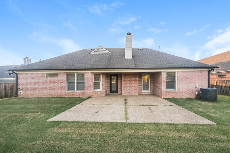 1,770/Mo, 5712 Michaelson Dr Olive Branch, MS 38654 Rear View