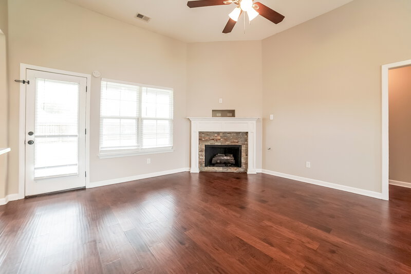 2,275/Mo, 3173 Greenhouse Dr Southaven, MS 38672 Living Room View