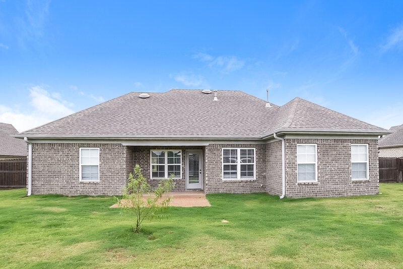 2,275/Mo, 3173 Greenhouse Dr Southaven, MS 38672 Rear View 2