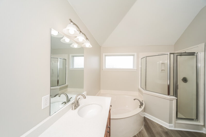 3,390/Mo, 6454 Coleman Rd Olive Branch, MS 38654 Main Bathroom View