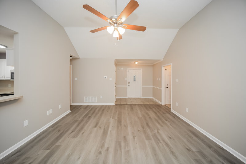 1,690/Mo, 5616 Sparrow Run Olive Branch, MS 38654 Living Room View 3
