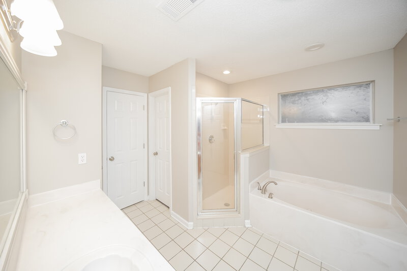 1,690/Mo, 5616 Sparrow Run Olive Branch, MS 38654 Bathroom View 2