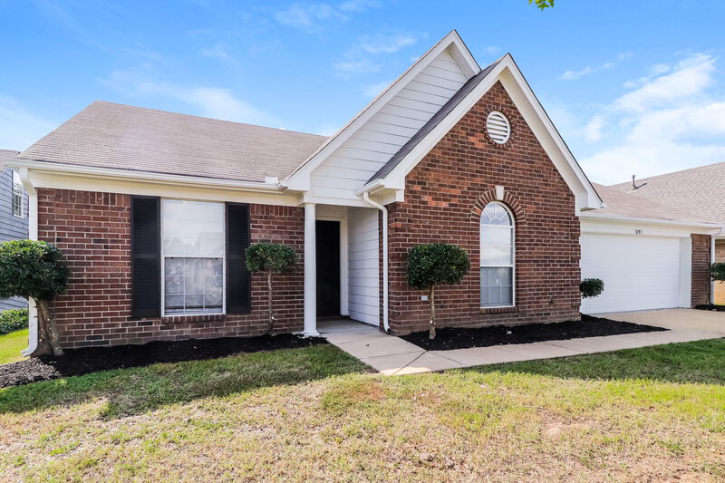 2,530/Mo, 8285 Willow Dr Southaven, MS 38671 Front View