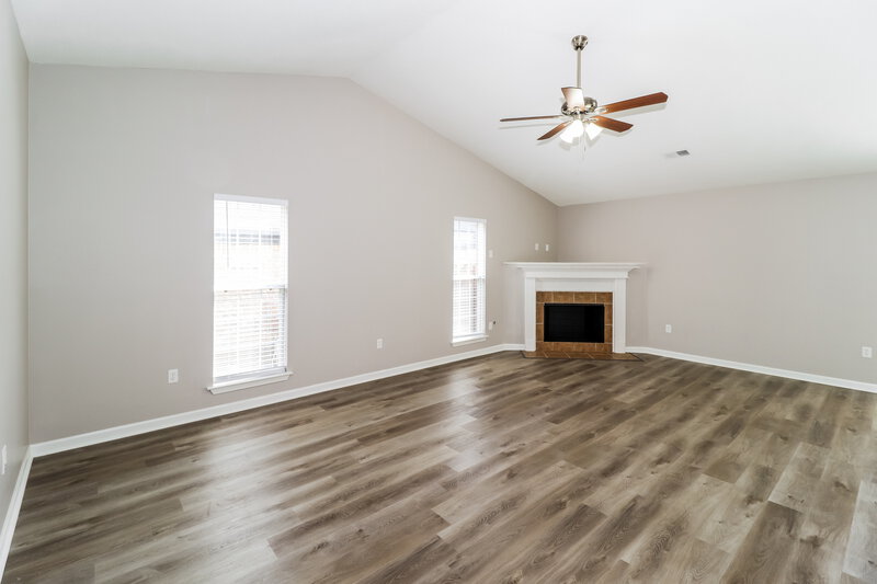 2,530/Mo, 8285 Willow Dr Southaven, MS 38671 Living Room View