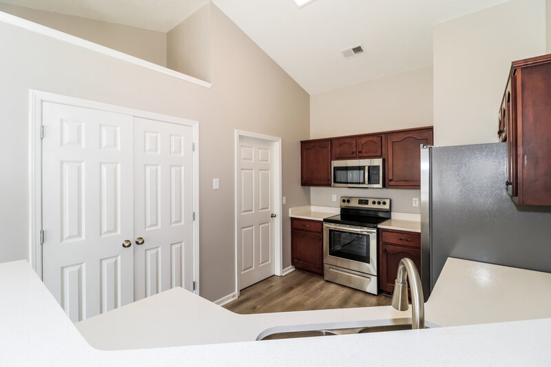 2,530/Mo, 8285 Willow Dr Southaven, MS 38671 Kitchen View 2