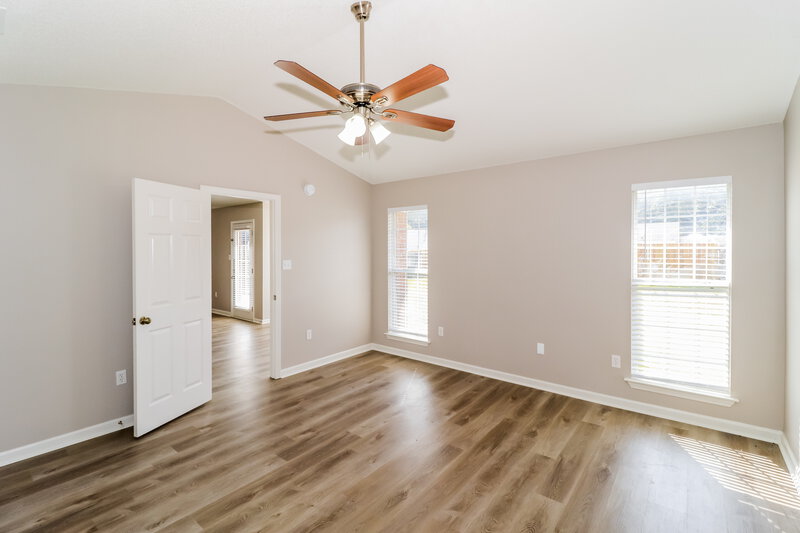 2,530/Mo, 8285 Willow Dr Southaven, MS 38671 Main Bedroom View