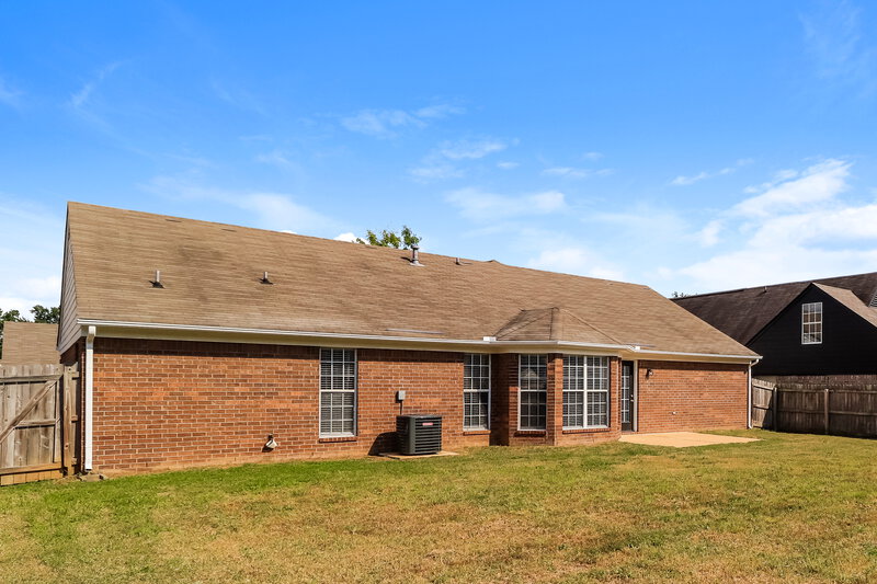 2,530/Mo, 8285 Willow Dr Southaven, MS 38671 Rear View