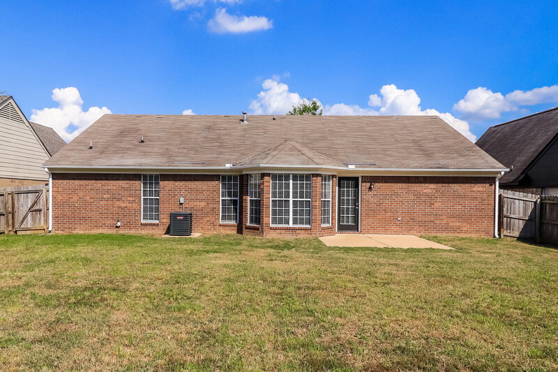 2,530/Mo, 8285 Willow Dr Southaven, MS 38671 Rear View 3
