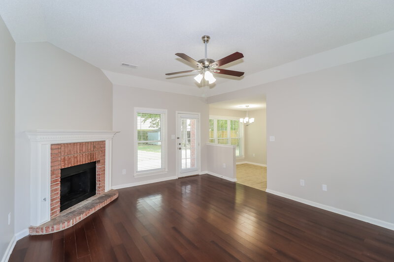 3,250/Mo, 5878 White Ridge Cir W Olive Branch, MS 38654 Living Room View 2