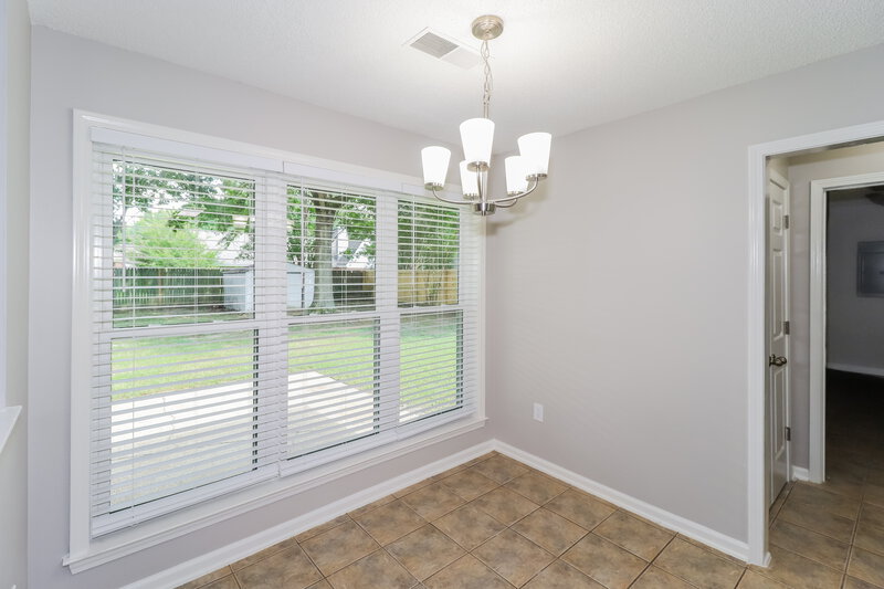 3,250/Mo, 5878 White Ridge Cir W Olive Branch, MS 38654 Breakfast Nook View
