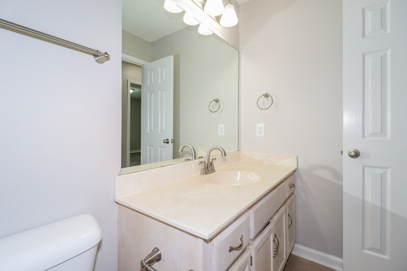 3,250/Mo, 5878 White Ridge Cir W Olive Branch, MS 38654 Powder Room View