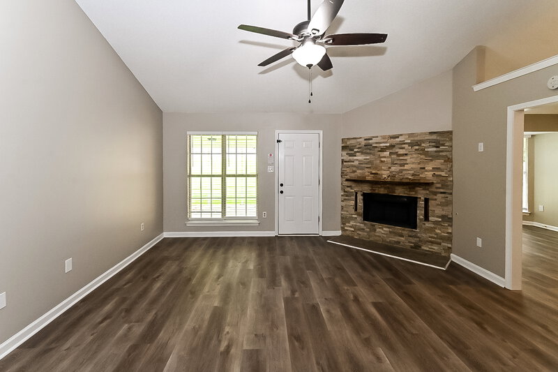 1,935/Mo, 1420 Peppermill Dr N Southaven, MS 38671 Living Room View