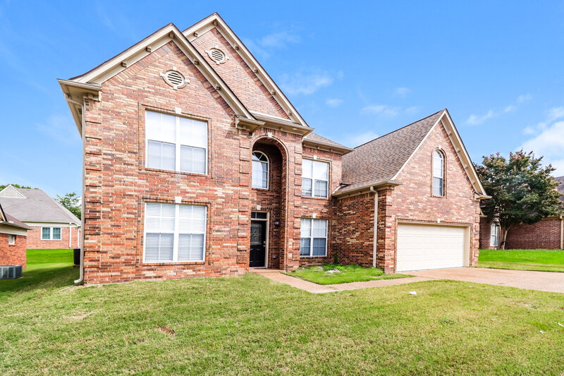 2,085/Mo, 4572 Tulip Bend Dr Bartlett, TN 38135 Front View