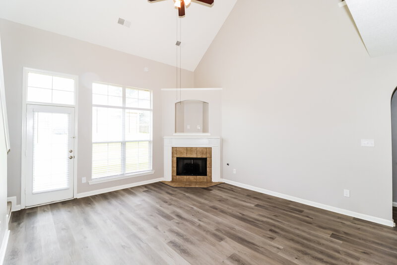 2,085/Mo, 4572 Tulip Bend Dr Bartlett, TN 38135 Living Room View 2