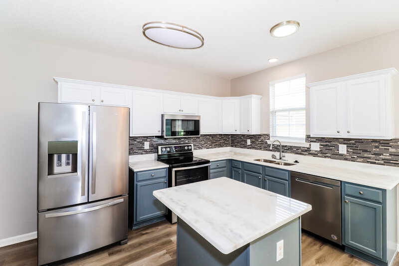 2,085/Mo, 4572 Tulip Bend Dr Bartlett, TN 38135 Kitchen View 2