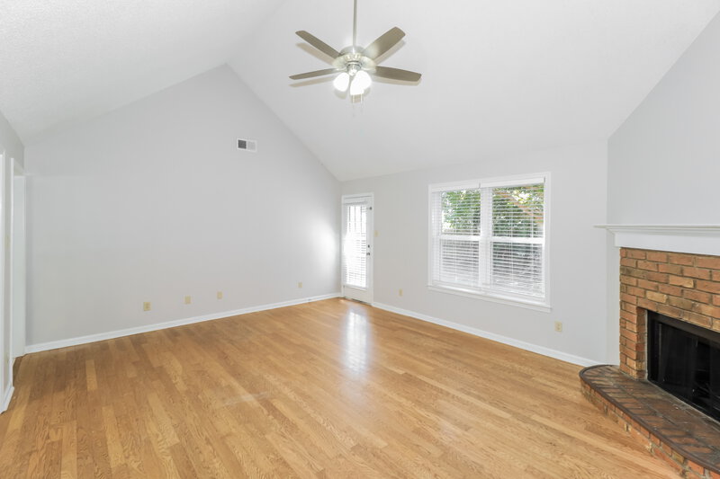 1,925/Mo, 7439 Overcreek Ln Bartlett, TN 38133 Living Room View 2