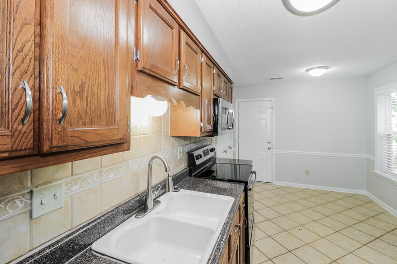 1,925/Mo, 7439 Overcreek Ln Bartlett, TN 38133 Kitchen View 2