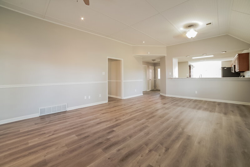 1,735/Mo, 7413 Tack Cv Southaven, MS 38671 Living Room View 2