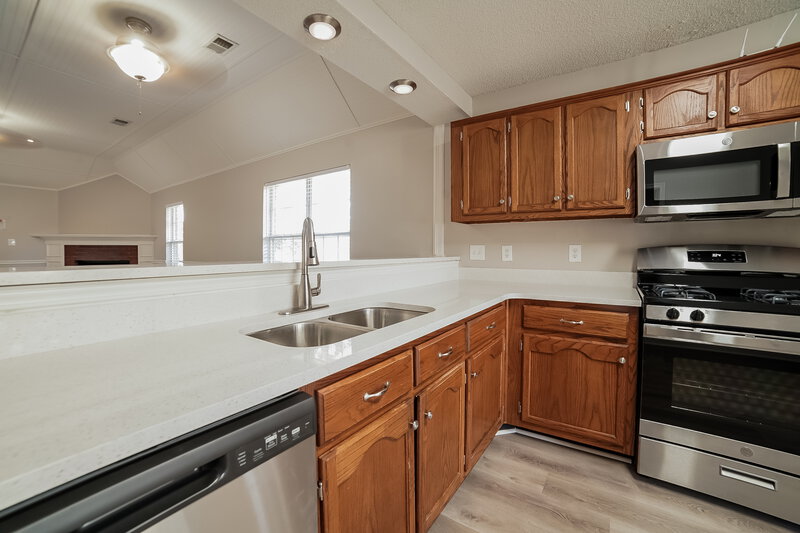 1,735/Mo, 7413 Tack Cv Southaven, MS 38671 Kitchen View
