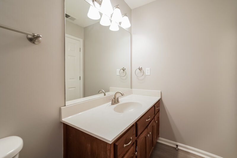 1,735/Mo, 7413 Tack Cv Southaven, MS 38671 Bathroom View 2