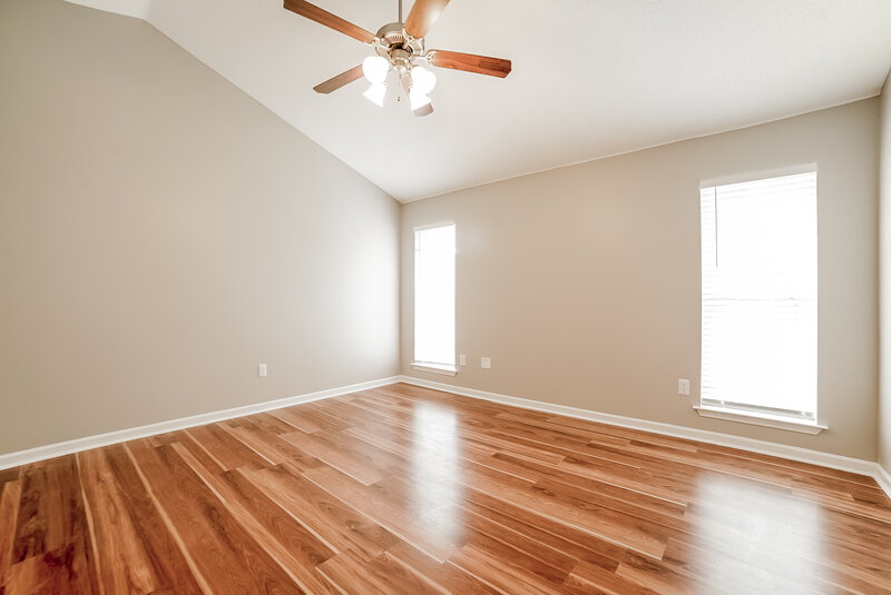 2,710/Mo, 7089 Willow Point Dr Horn Lake, MS 38637 Main Bedroom View 2