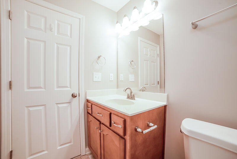 2,710/Mo, 7089 Willow Point Dr Horn Lake, MS 38637 Bathroom View