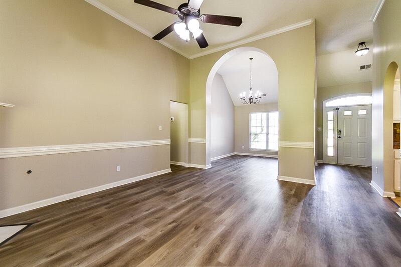 2,430/Mo, 5673 Grove Ln Horn Lake, MS 38637 Living Room View 2