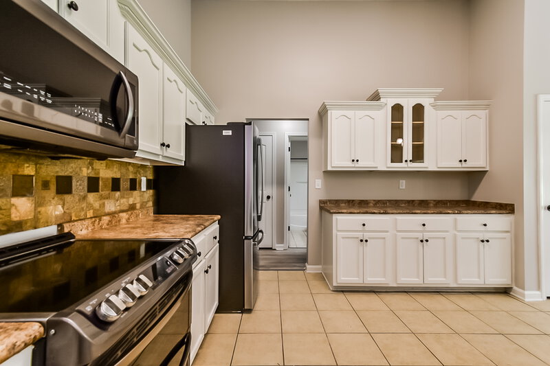 2,430/Mo, 5673 Grove Ln Horn Lake, MS 38637 Kitchen View