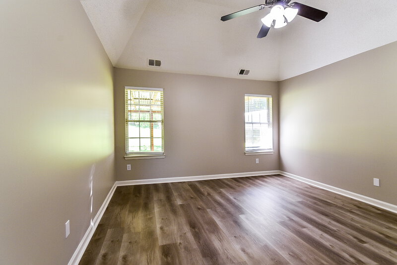 2,430/Mo, 5673 Grove Ln Horn Lake, MS 38637 Main Bedroom View