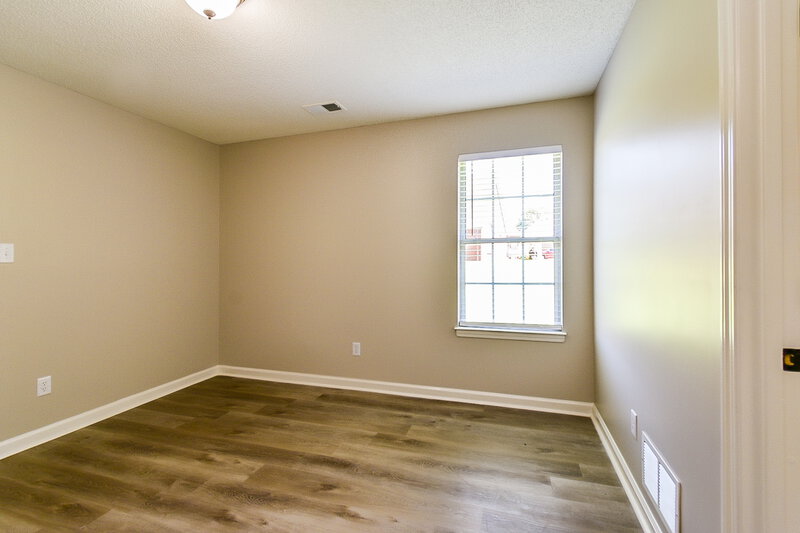 2,430/Mo, 5673 Grove Ln Horn Lake, MS 38637 Bedroom View 3
