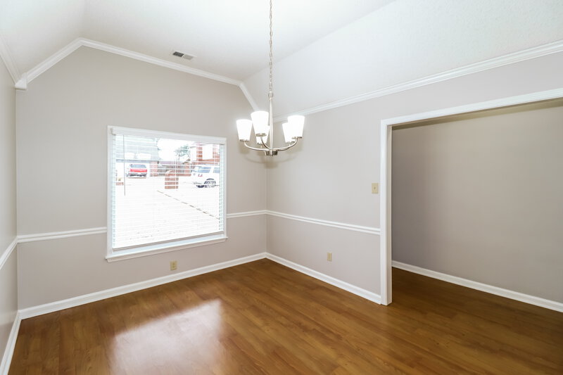 1,755/Mo, 4800 Harvest Knoll Cv S Memphis, TN 38125 Dining Room View