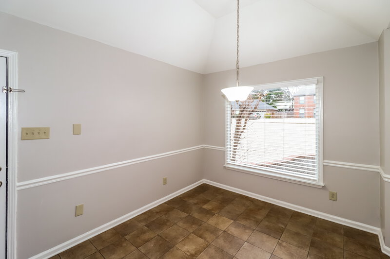 1,755/Mo, 4800 Harvest Knoll Cv S Memphis, TN 38125 Breakfast Nook View