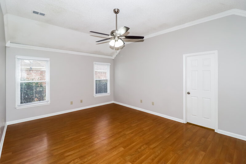 1,755/Mo, 4800 Harvest Knoll Cv S Memphis, TN 38125 Main Bedroom View