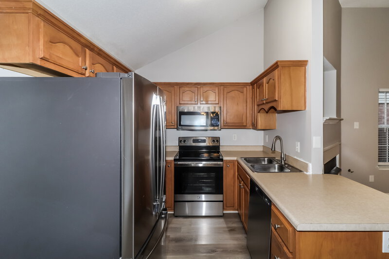 1,495/Mo, 2731 Maggie Woods Pl Arlington, TN 38002 Kitchen View 2