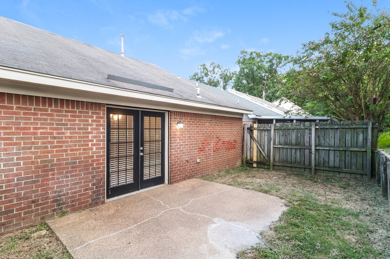 1,495/Mo, 2731 Maggie Woods Pl Arlington, TN 38002 Rear View