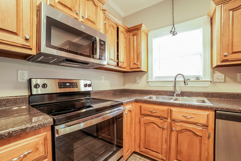 3,210/Mo, 2875 Liverpool Ln Southaven, MS 38671 Kitchen View 2